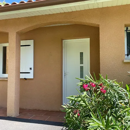 Hébergement de vacances Caporizon - Puy D'aiguillon- Piscine - 6 Personnes