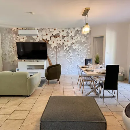 Caporizon - Puy D'aiguillon- Piscine - 6 Personnes *
